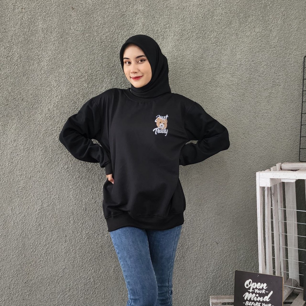 SWEATER CREWNECK JUST RELAX TEDDY / SWEATER CREWNECK TERBARU / CREWNECK UNISEX / CREWNECK KOREAN STYLE / OOTD HIJAB / OOTD KEKINIAN / OOTD KOREAN STYLE / CREWNECK BAHAN FLEECE TERBAIK / CREWNECK MURAH / SWEATER OVERSIZE MURAH / CREWNECK HOODIE TERBARU