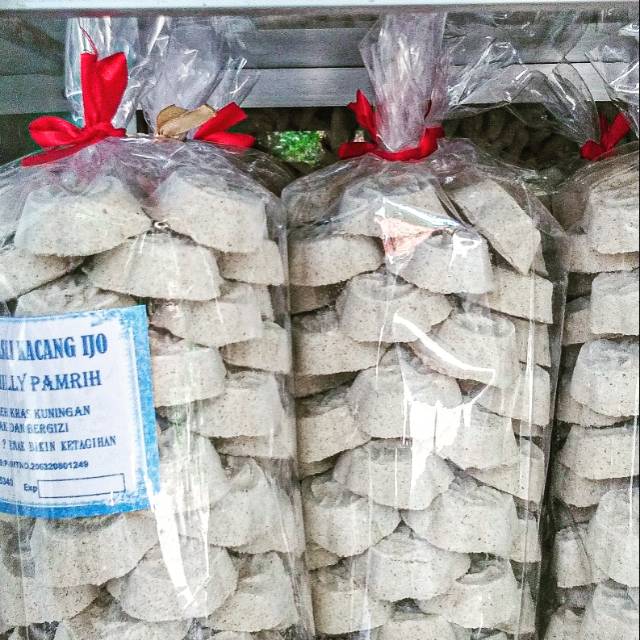 

Kue Sagon dari Kacang hijau asli enak gurih manis lembut dilidah