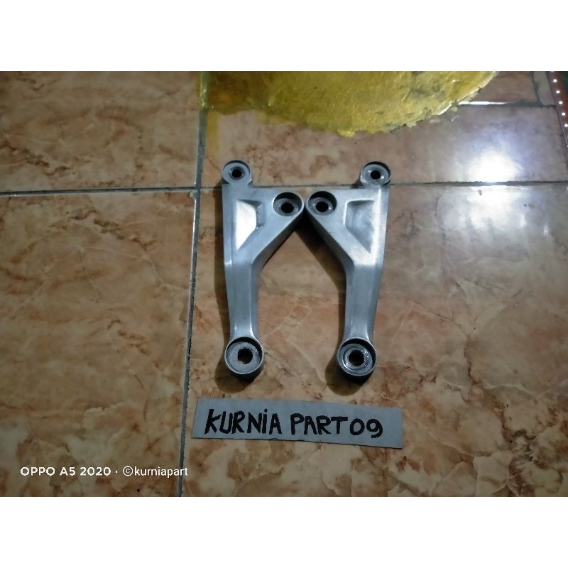 pangkon dudukan mesin new cb150r led cbr150 facelift ori copotan motor