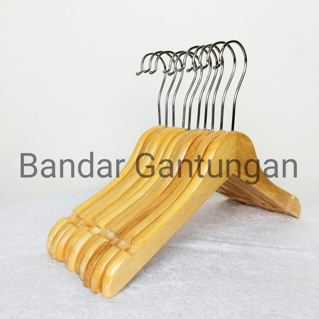 Hanger Kayu Anak Warna Natural Biasa / Gantungan Baju Distro Hanger Kayu logo Laser Grafir Plitur Gantungan Baju Anak Display Pakaian Anak Anak(BH)