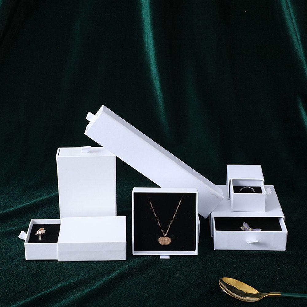 Agustina Jewelry Box Suspensi Vintage Gelang Kemasan Kotak Square Cincin Kalung Display Perhiasan