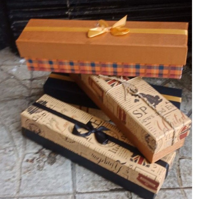 

kotak kado Hardbox 22x5x5cm