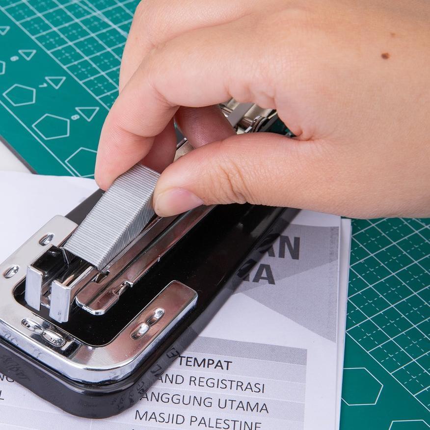 

Grosir Deli Rotary Stapler / Hekter Staples Putar Isi Ukuran 24/6 26/6 Keperluan Kantor E0414 NFG#