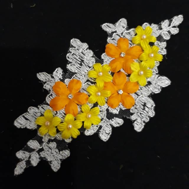 Headpiece putih kuning kunyit / aksesoris hijab / bros kepala