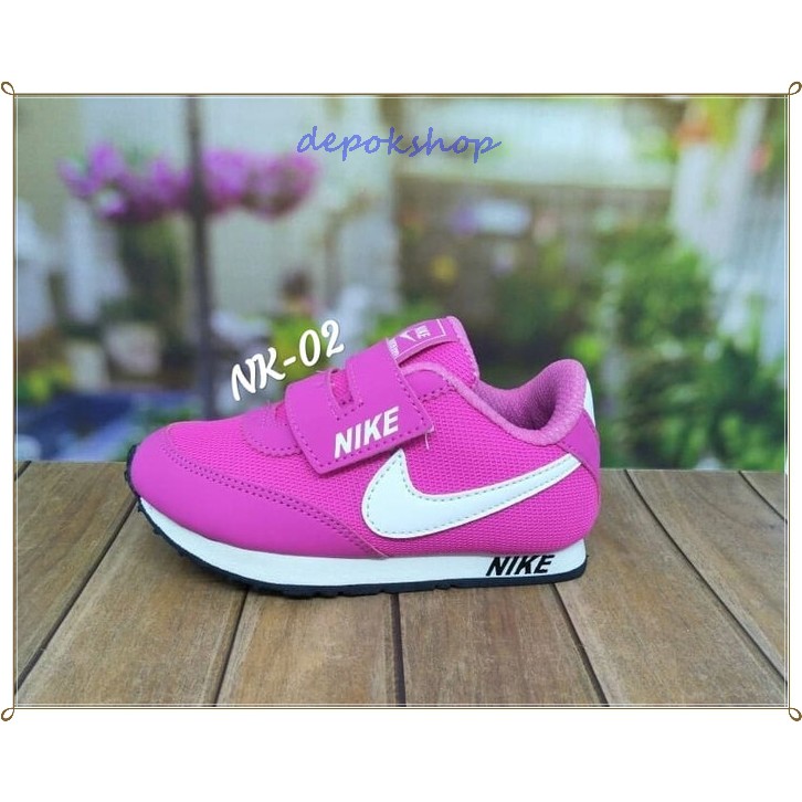 web sepatu nike