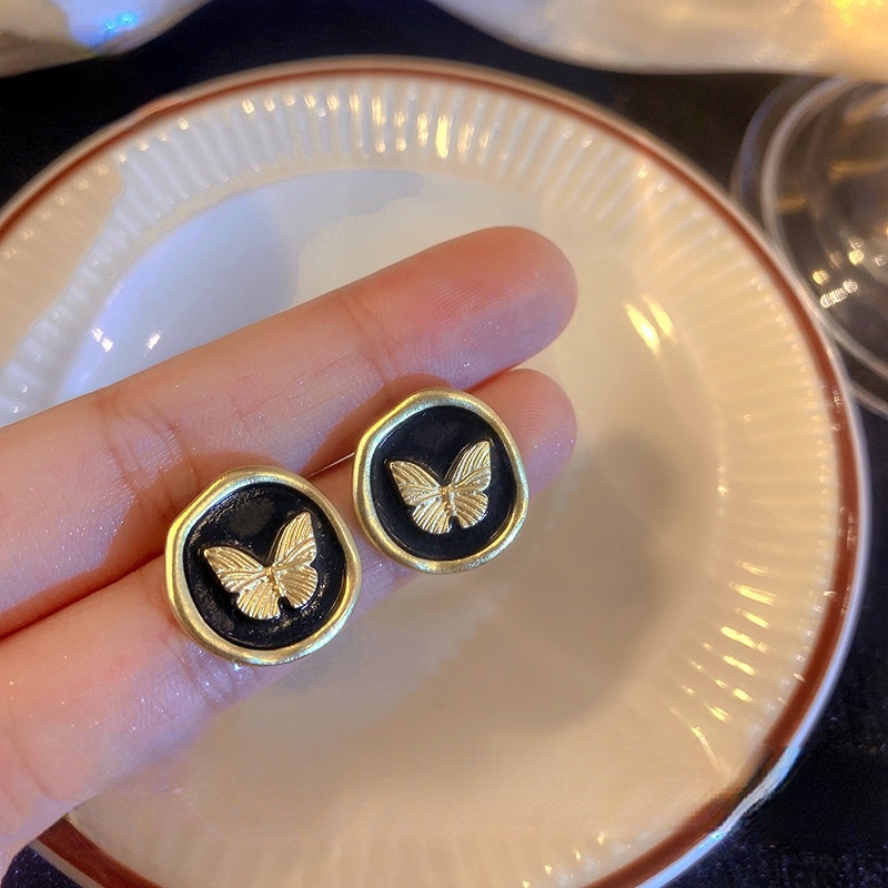 Anting Stud Desain Bunga Tulip Aksen Mutiara Untuk Wanita