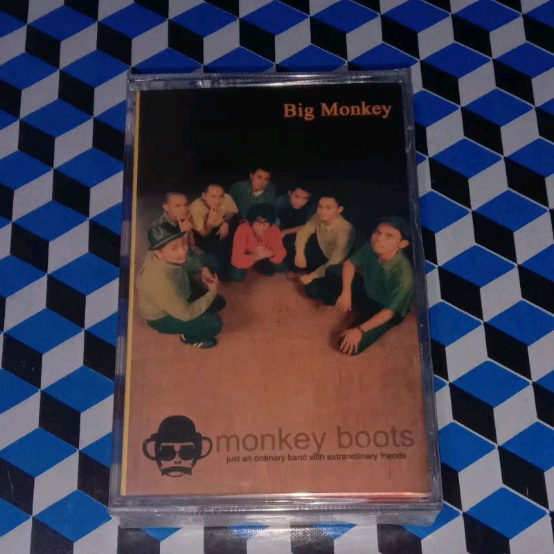 kaset monkey boots segel