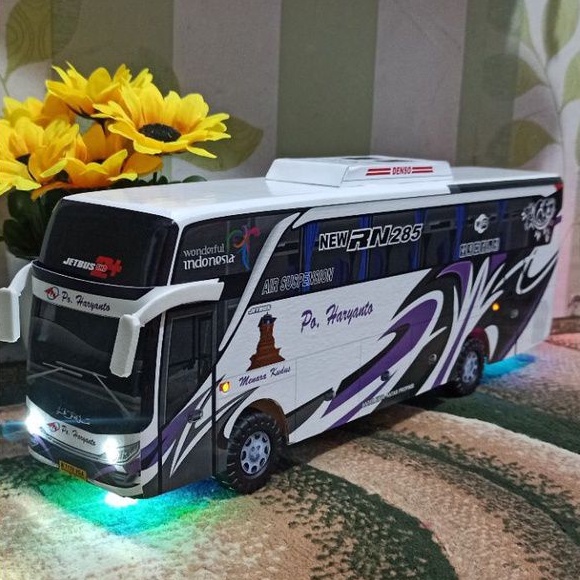 miniatur Bus bis /mainan bus bis Haryanto ungu  plus Lampu