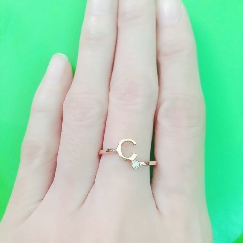 Cincin huruf C HWT