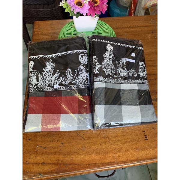 wastra pelinggih / merajan / sanggah bali poleng dan tridatu