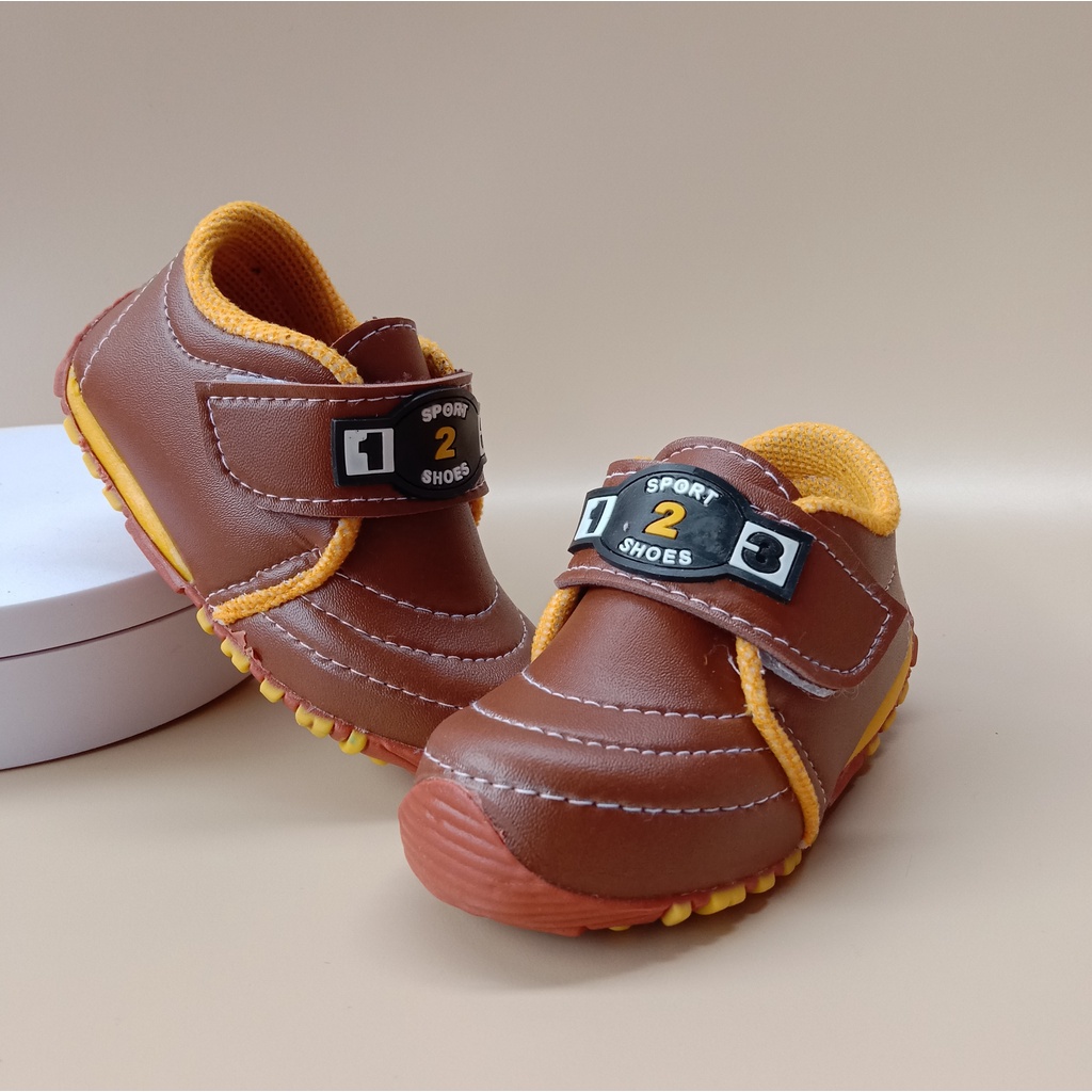 Sepatu bunyi cit cit anak laki laki usia 1-3 tahun /sepatu anak laki laki casual/sepatu bayi murah-nom