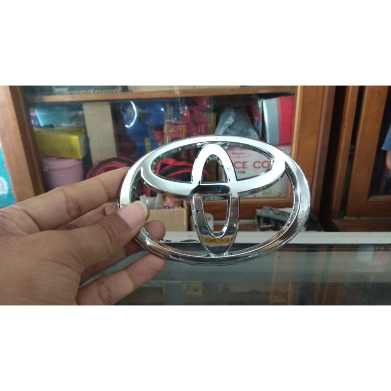 logo Toyota untuk Avanza -2008