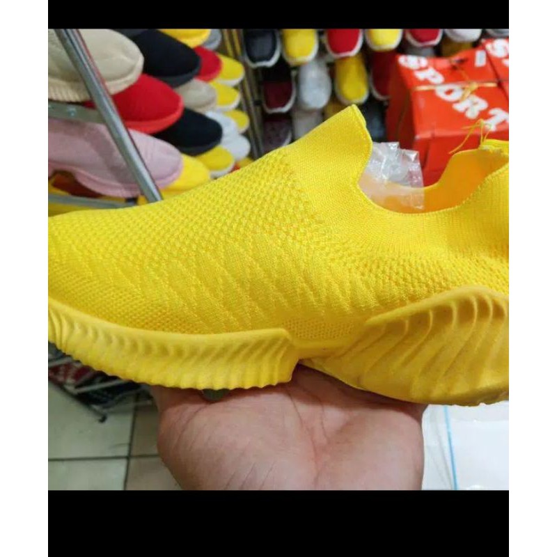 SEPATU WANITA IMPORT MERK NAZARU