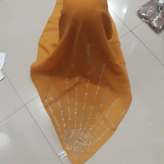 Hijab Segiempat Safarah