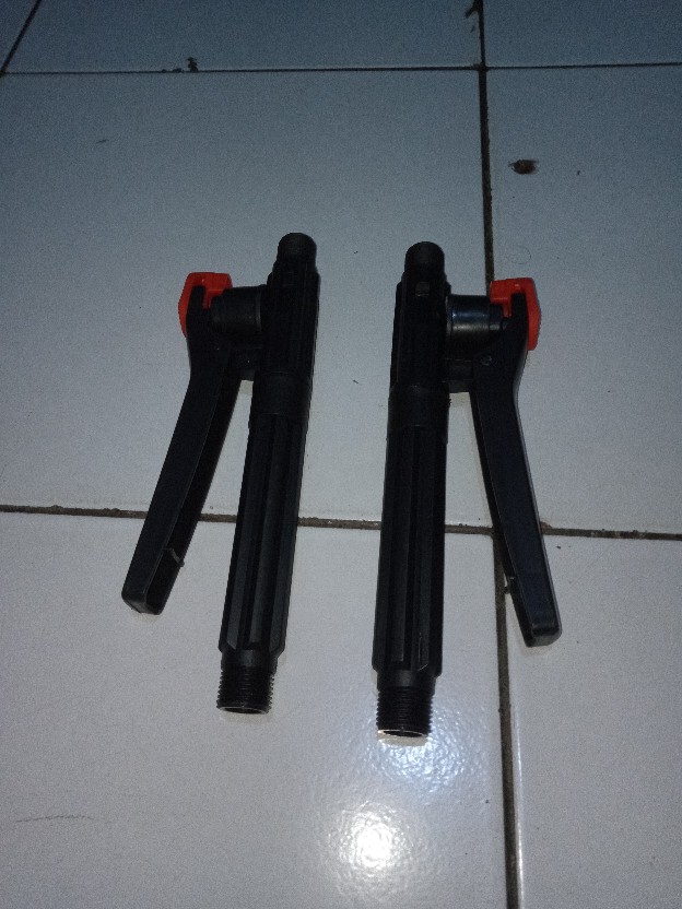 Handle Pencetan Sprayer Elektrik
