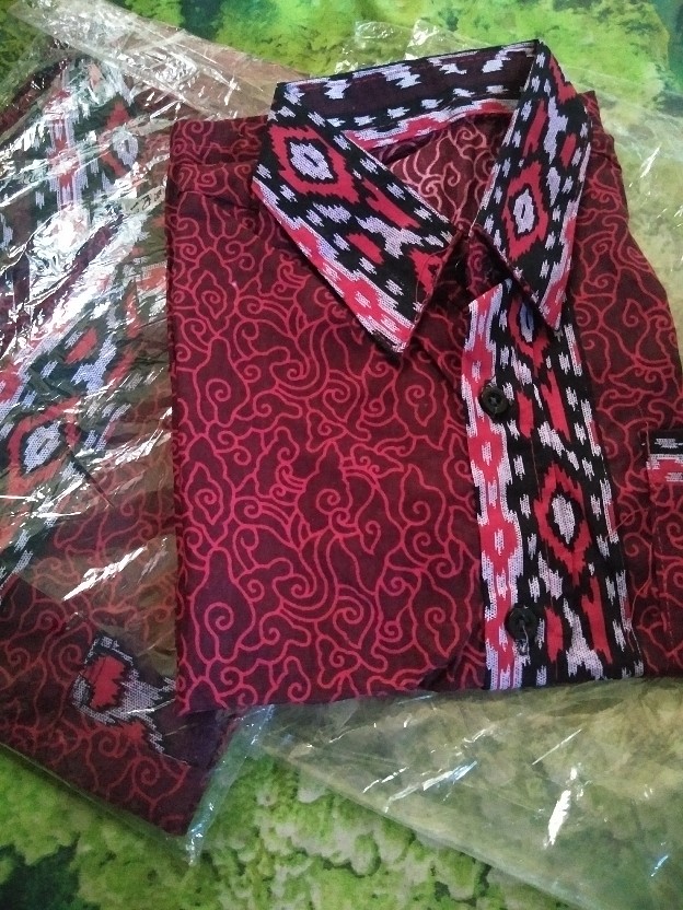 Promo Batik Couple Keluarga Sarimbit Sania Ruffle Batik Ori Ndoro Jowi Motif Mega Mendung Merah