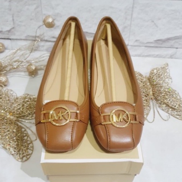 michael kors mk tracee luggage flat shoes