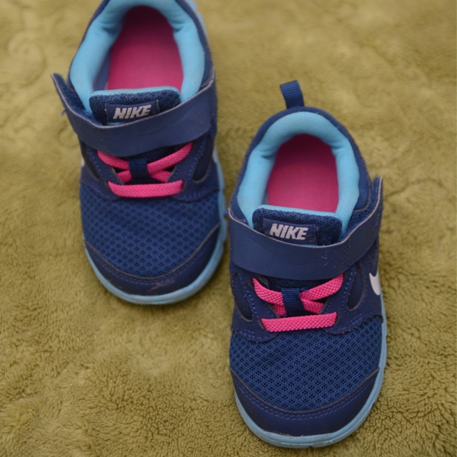 Nike kids shoes preloved