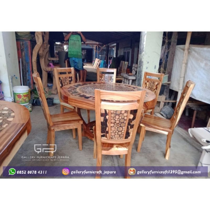 Meja Makan Bulat 6 Kursi Kayu Trembesi