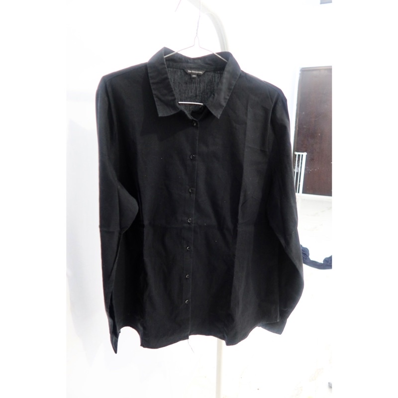 PRELOVED Kemeja Hitam The executive