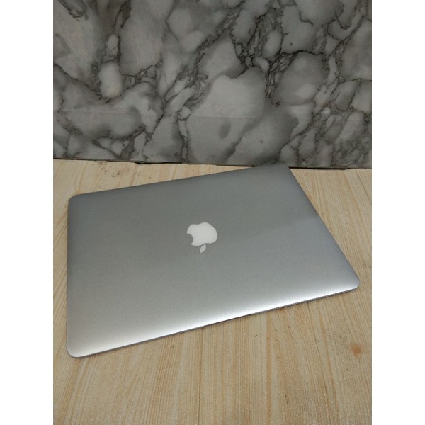 jual MACBOOK AIR 2015 Core i5 RAM 4gb DDR3 SSD 128gb cc 246 13inchi