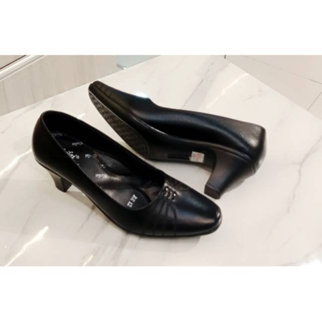 Sepatu kantor wanita hailai. BR
