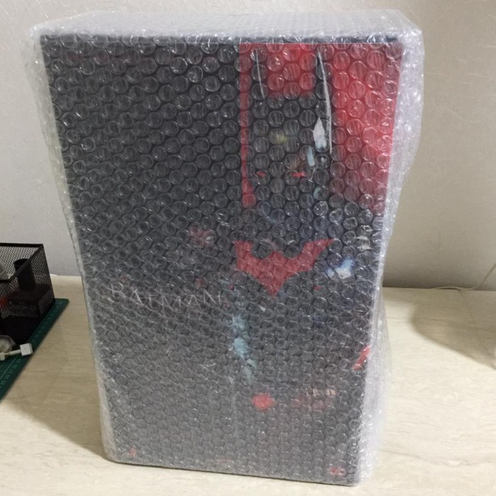 hot toys batman beyond arkham