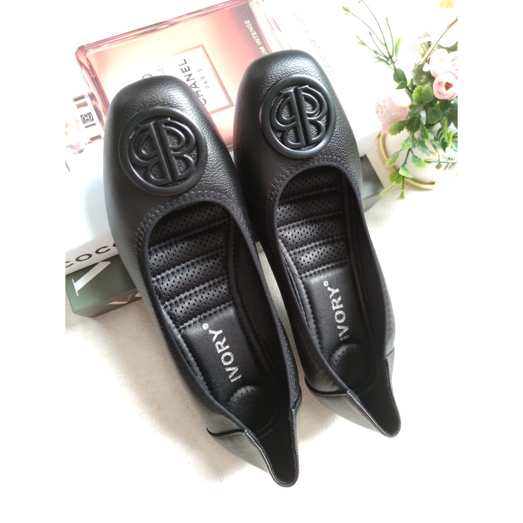 IVORY Sepatu Flat Wanita Ukuran Besar 41 42 43 44 Import B993-361