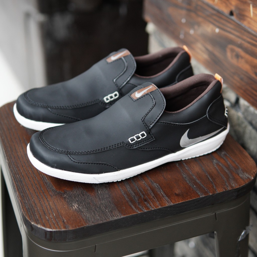 sepatu casual slip on nike boston hitam murah keren sepatu terlaris