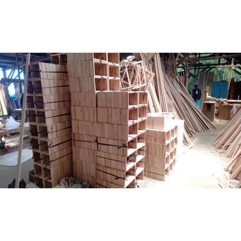 

Span 30 × 30 sampai 40 × 80 tebal kayu (2 x 2 ) ( 2 x 3 ) ( 2 x 4 ).