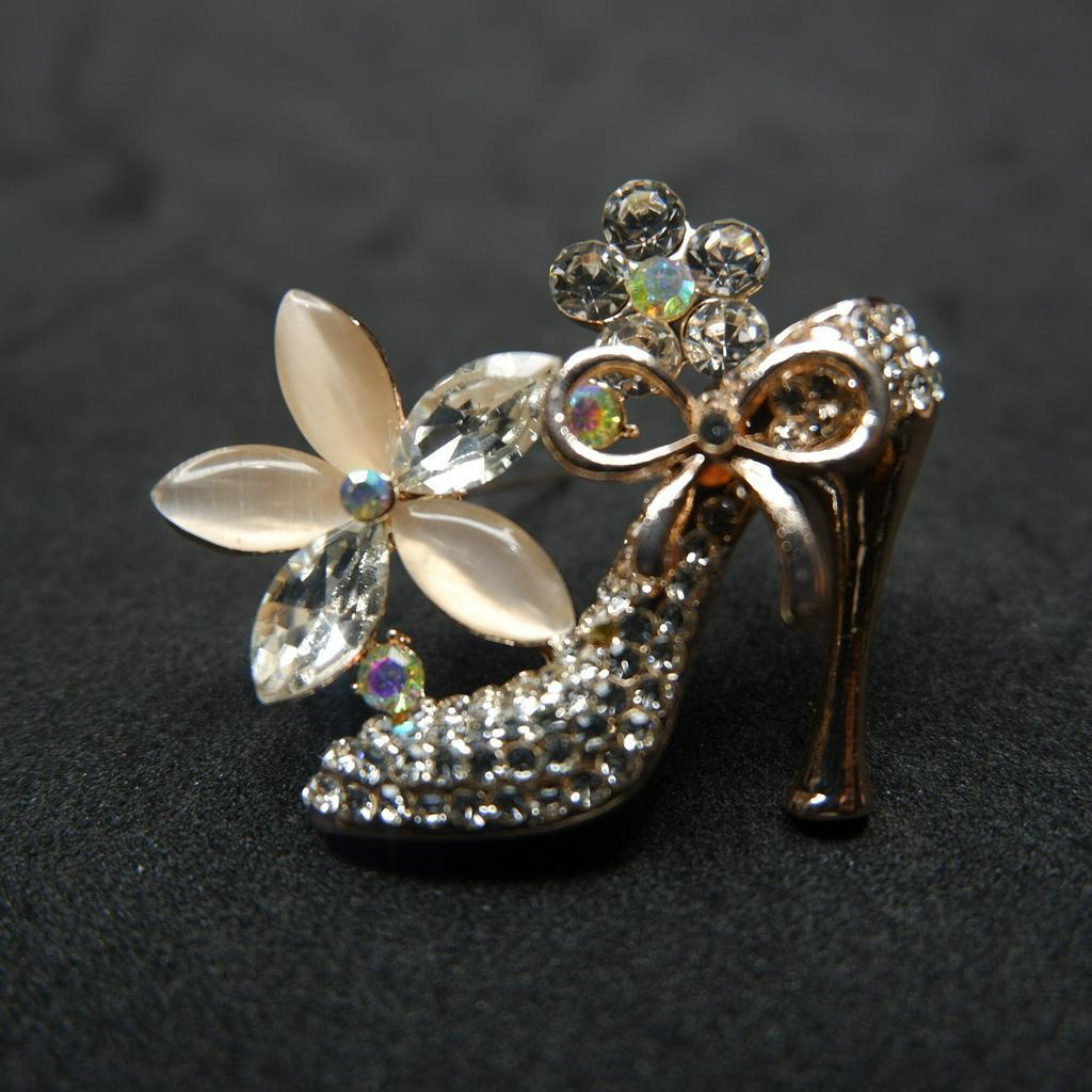 Bross Sepatu  Kaca