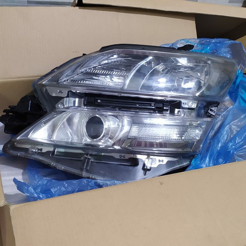 Headlamp Toyota Vellfire
