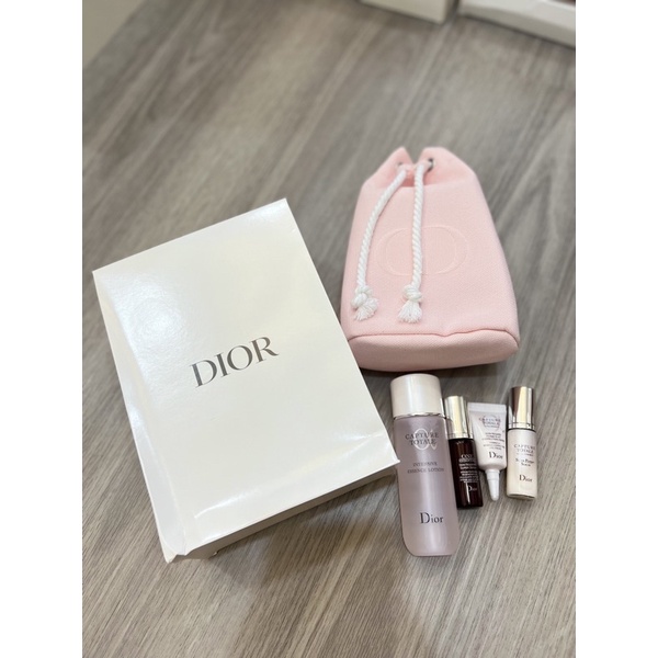 Dior Capture totale pouch + skincare set (one essential)