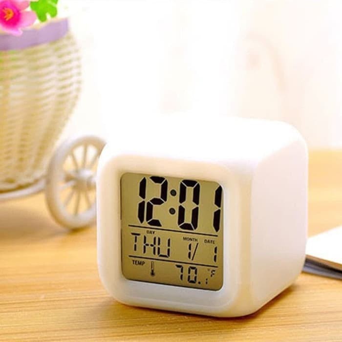 Trend-Jam LED Meja Kubus Digital Alarm Berubah 7 warna Moody Clock Glowing Jam