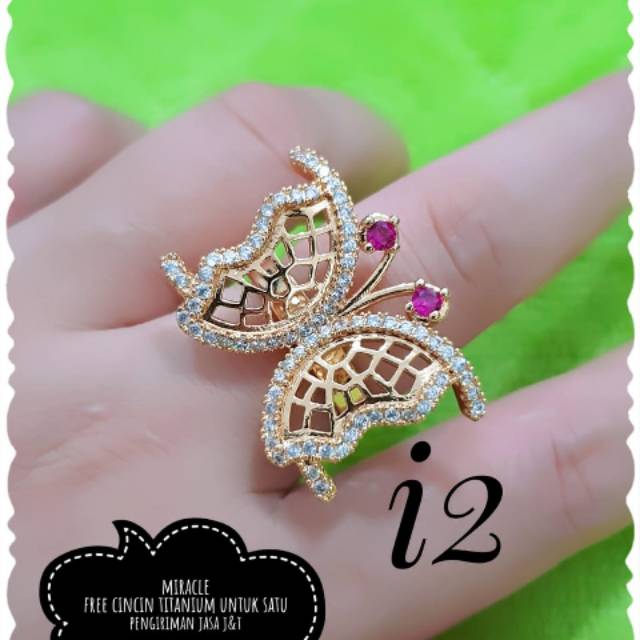 Cincin lapis emas 18k.