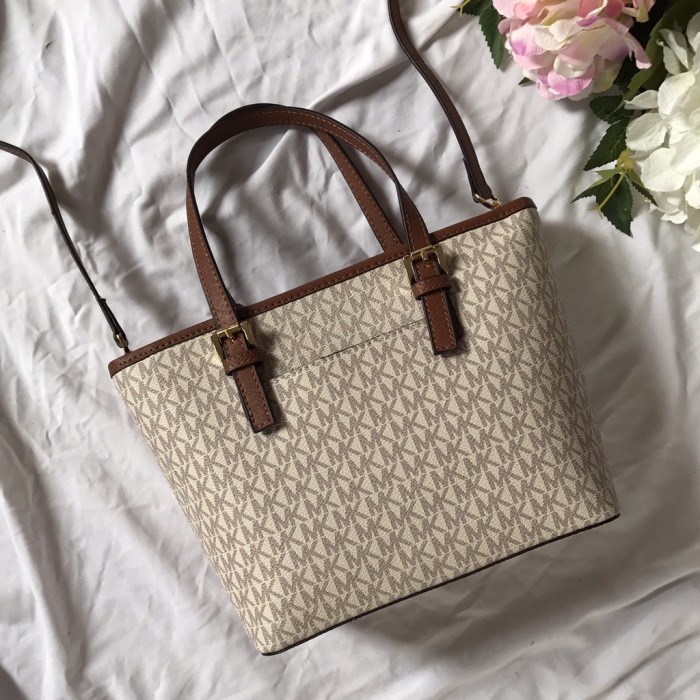 Michael Kors Voyager Mini Logo Top-zip Tote