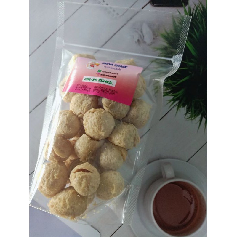 

Terlaris cemilan keripik/keripik tahu/tahu walik/kripik tahu/makanan ringan 100 gram