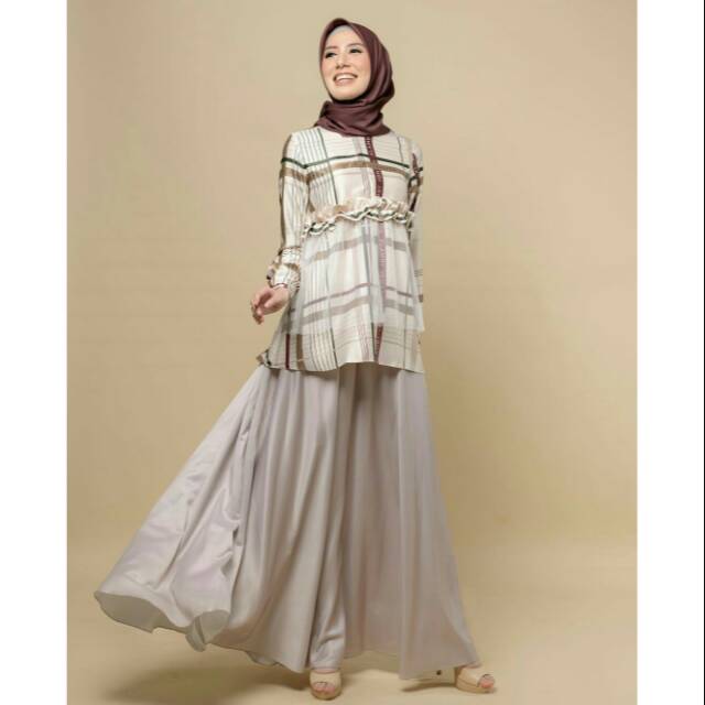 Ananta Blouse Maroon WearingKlamby