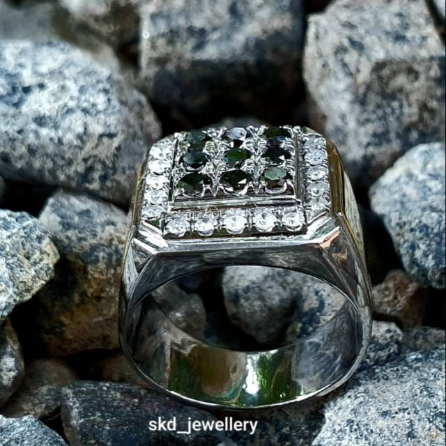 Cincin berlian cowok