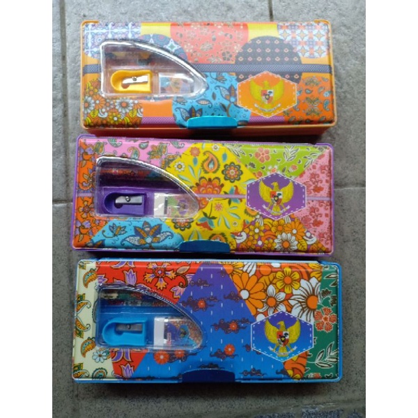 

TEMPAT PENSIL / KOTAK PENSIL BATIK PLUS ALAT TULIS