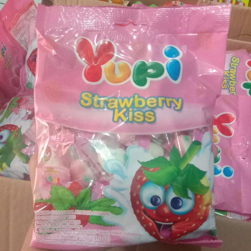 

YUPI KISS STRAWBERRY/MASMELLOW/PERMEN 120GRAM