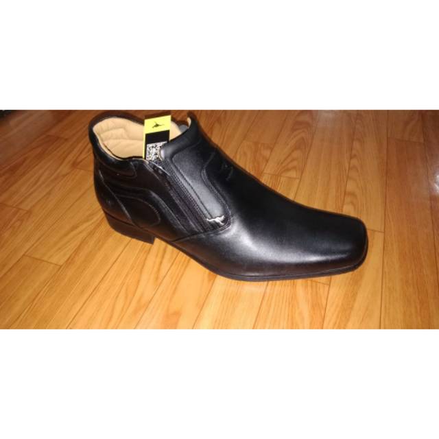 Sepatu kangaroo Original Malaysia.. tanya-tanya size bisa lewat Chat yaa..mksh