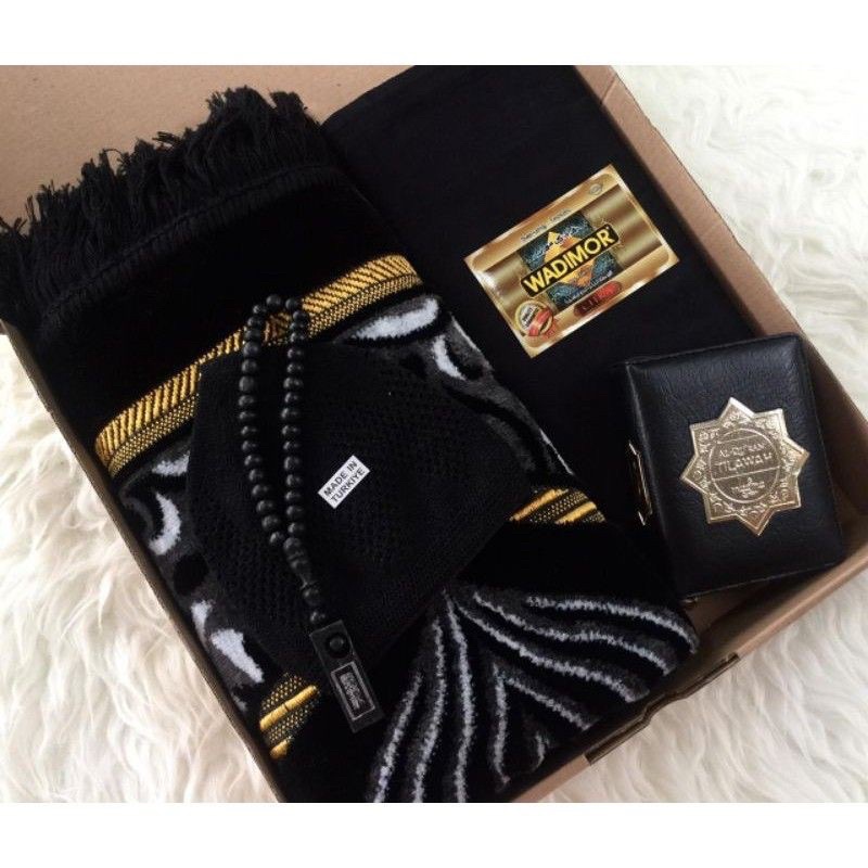 

Hampers Cowok Gift Kado Ulang Tahun Anniversary Wisuda Wedding