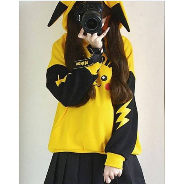 sweater pikachu