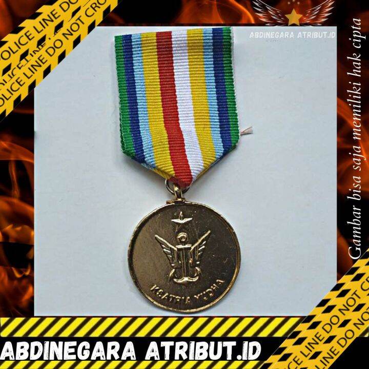 

satya lencana pdu ksatria Yuda perlengkapan militer polri Abdinegara atribut