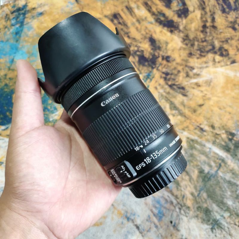 Lensa Canon 18-135mm IS