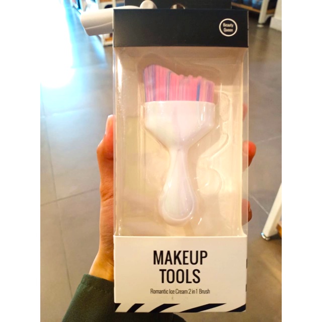 BRUSH MINISO ROMANTIC ICE CREAM 2in1 MAKE UP TOOLS ADA 4 model