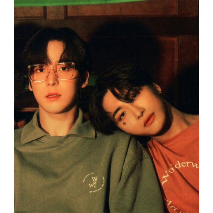 Seonghwa pink sticker