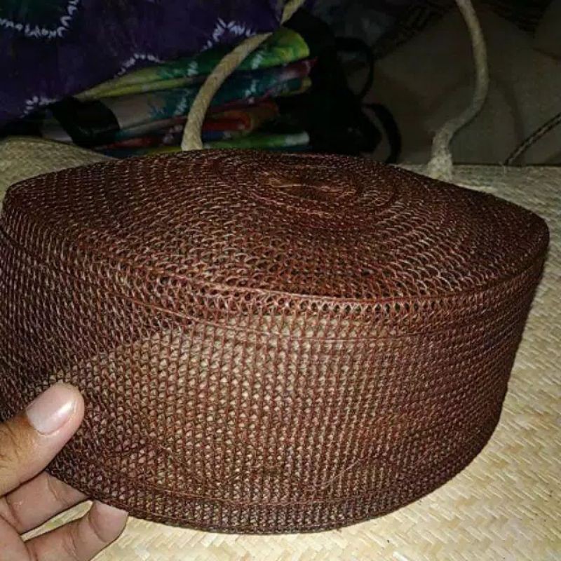 peci akar jangang khas kalimantan/kupiah jangang/ kupiah kalimantan/peci haji/ peci madinah