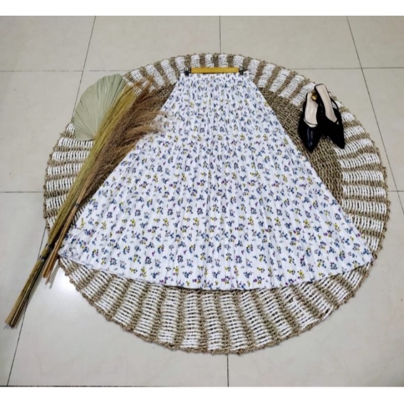GS-ROK PLISKET DAISY PREMIUM / LILY DAILY PREMIUM /ROK PLISKET PANJANG/ROK PLISKET MOTIF BUNGA-CHERRY PUTIH